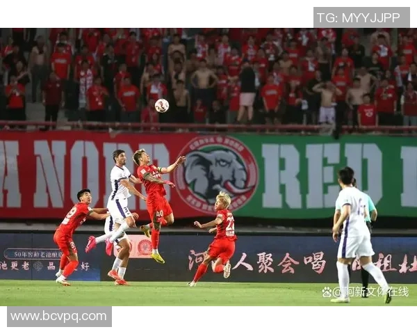 恒大与上港激战正酣中超焦点之战引发球迷热议与期待