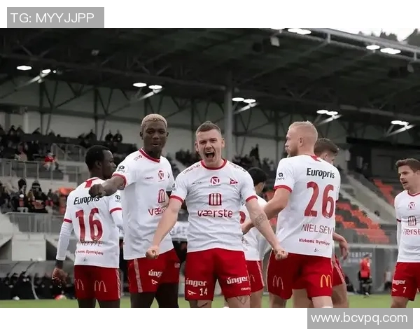 库普斯与哥本哈根的激烈对决展现足球魅力与战术智慧的巅峰较量