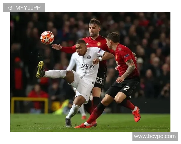 曼联与巴黎欧冠激战正酣直播盛况尽在眼前