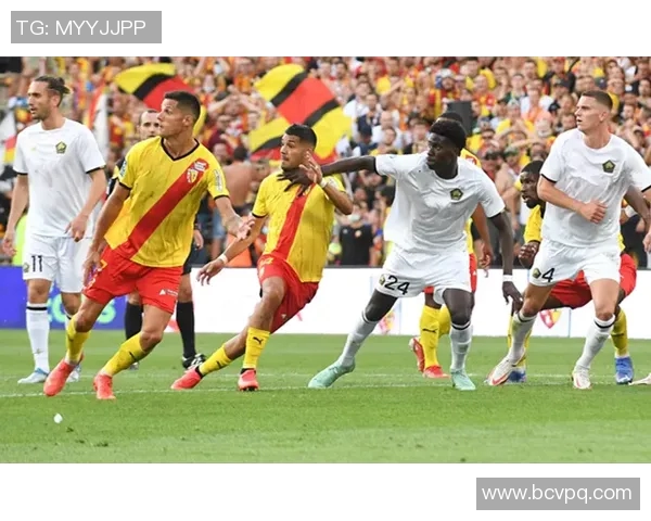 阿雅克GFCO主场迎战朗斯力争三分展现球队实力与斗志